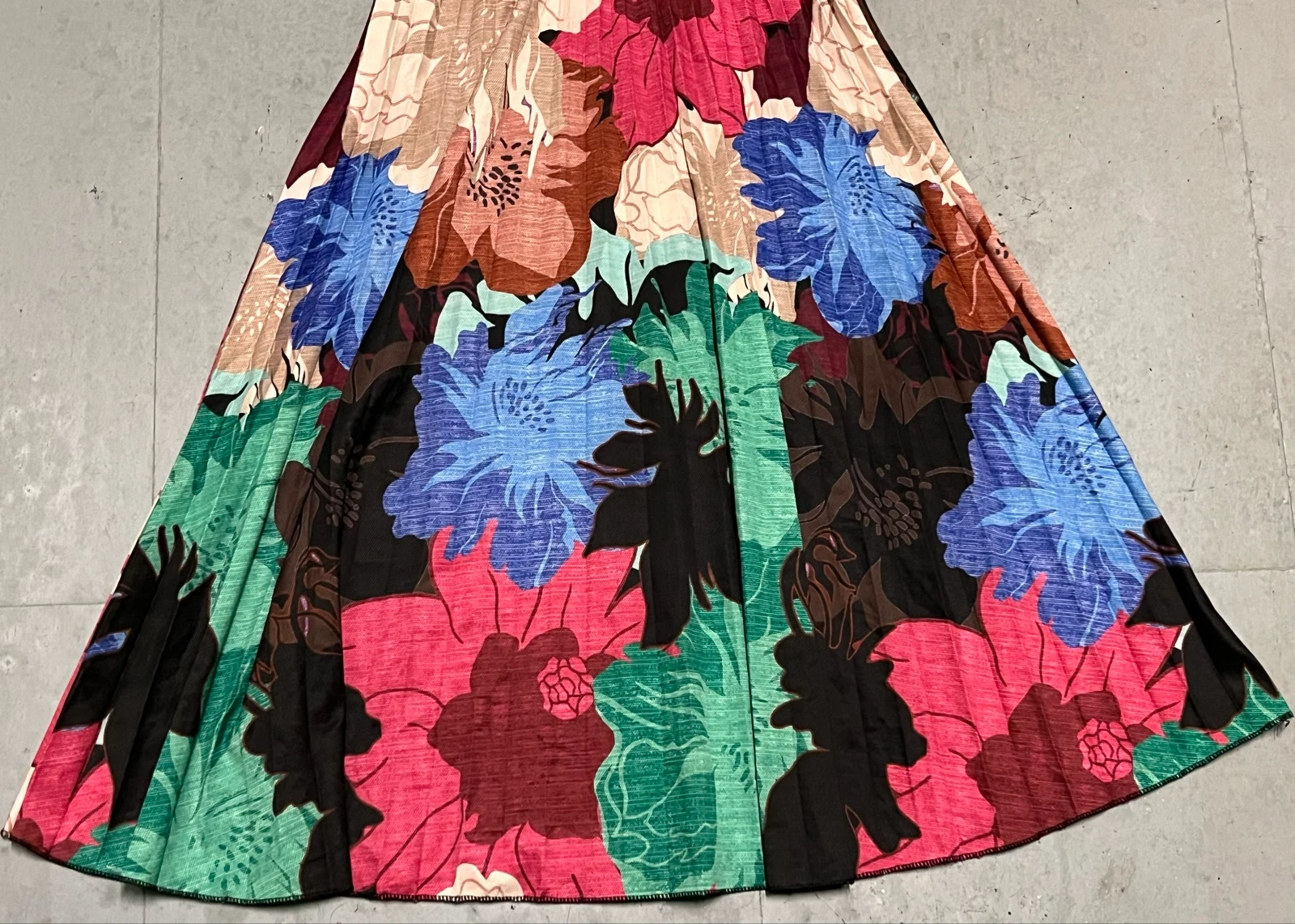 Vestido satinado largo floral multicolor – photo 17